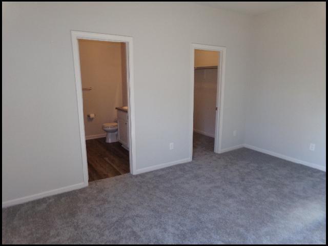Building Photo - 1155 Bulldog Dr