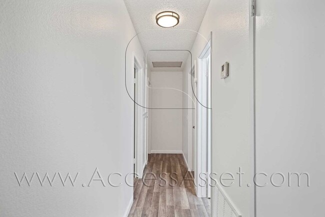 Building Photo - Single-Story 3BR Home with Garage & Fully Fenced Yard