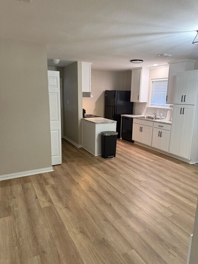 Building Photo - Beautiful 3 Bedroom home in Springhill ISD