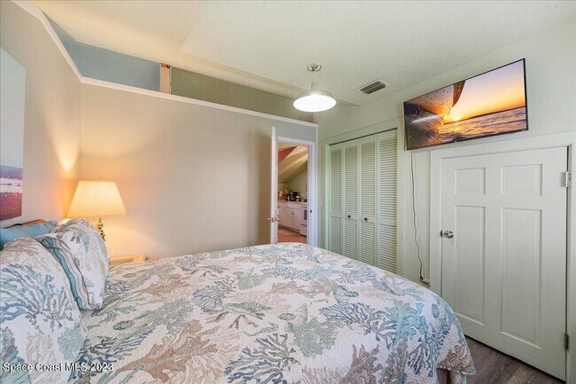 Building Photo - 973 N Harbor City Blvd