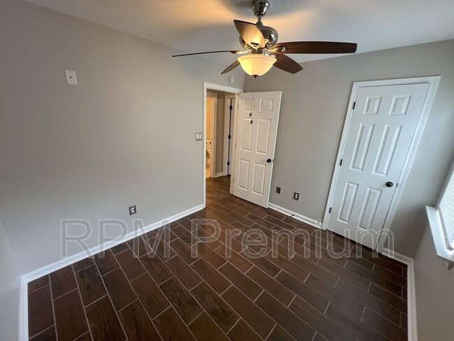Building Photo - 522 Fawn Lake Dr