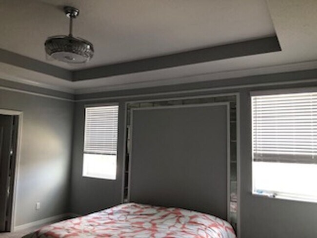 Building Photo - PRATICALLY BRAND NEW HOME IN GATED COMMUNITY!