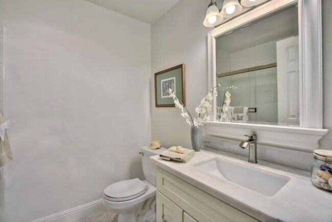 Building Photo - 938 Clark Ave