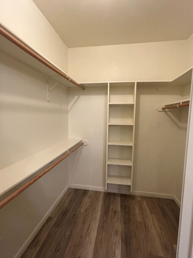 Building Photo - Beautifully Maintained 3 Bedroom