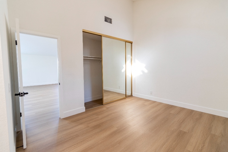 Building Photo - 10766 Parkdale Ave