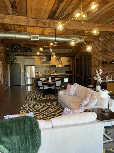 Building Photo - The Victor Lofts