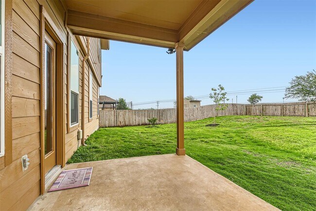 Building Photo - 2330 Blake Way