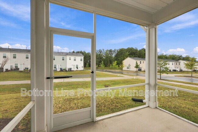 Building Photo - 5000 Arkose Dr