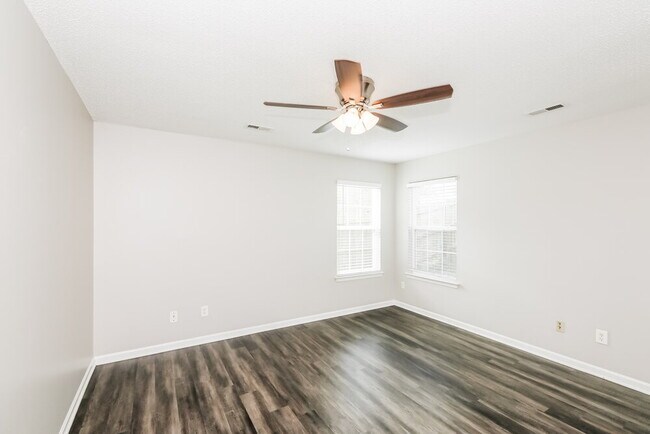 Building Photo - 11604 Stewarts Crossing Dr