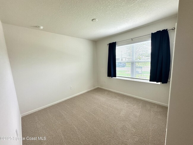 Building Photo - 3353 Bengal Dr