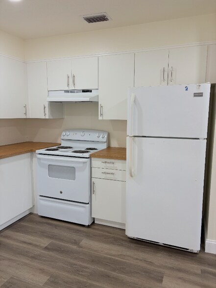 Building Photo - 1334 Lake Bonny Dr W