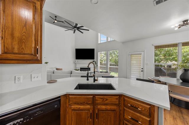 Building Photo - 4844 Jodi Dr