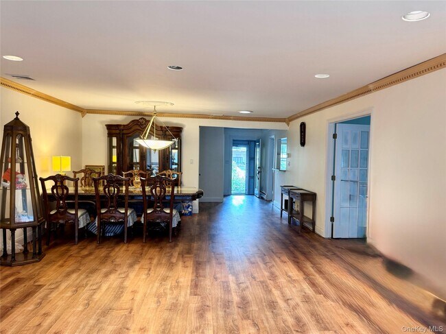 Building Photo - 50 Hightop Ln
