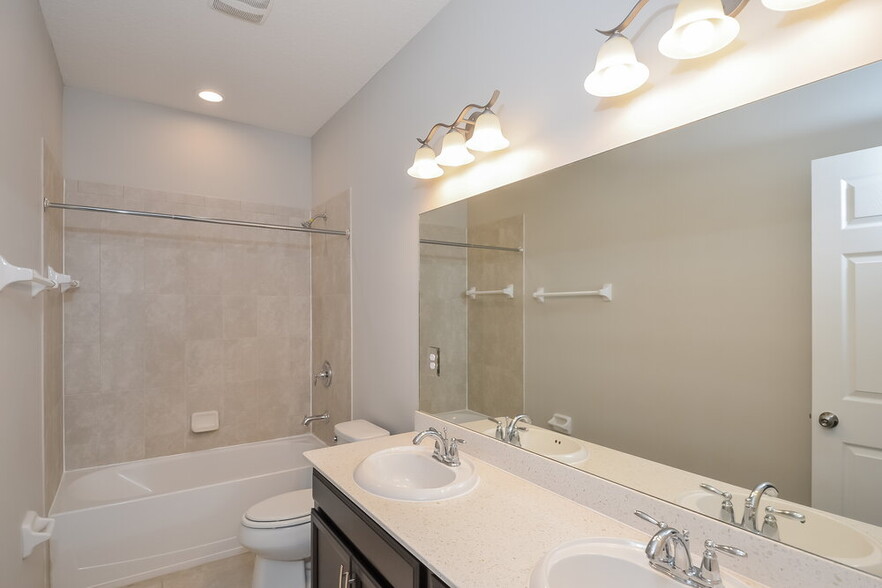 Building Photo - 7046 Crispin Cove Dr