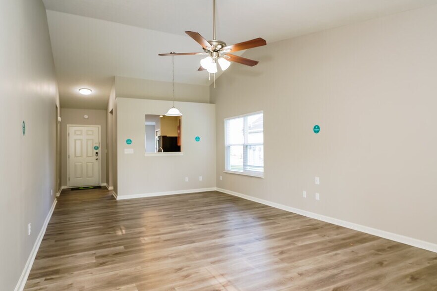 Building Photo - 129 Hilltop Farms Blvd