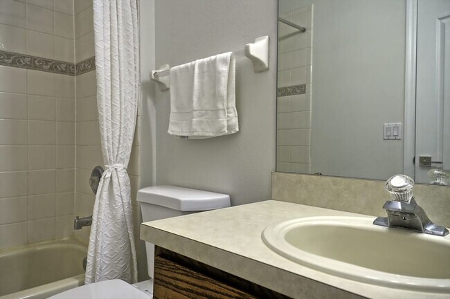 Building Photo - Avalon Park Townhome