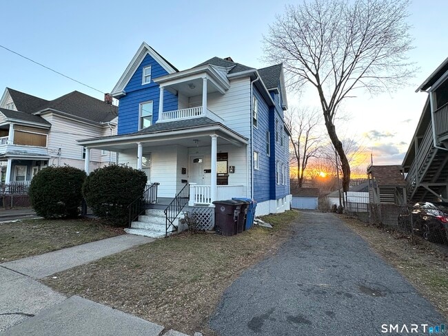 Building Photo - 171 Bassett St