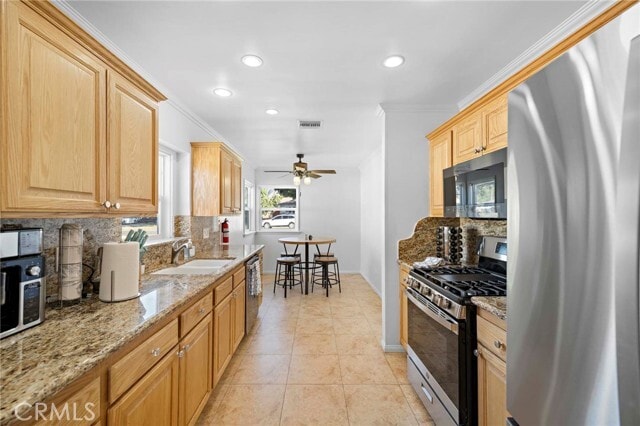 Building Photo - 720 E Foothill Blvd