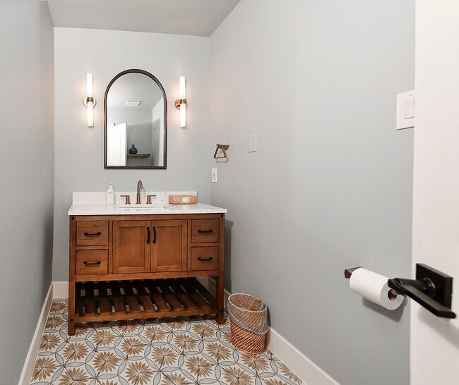 Building Photo - 15 Crinkleroot Ct