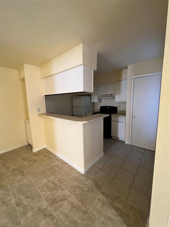 Building Photo - 9000 Bissonnet St