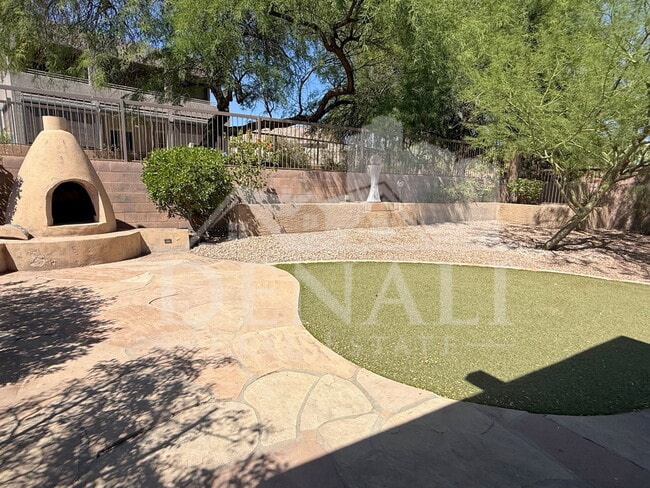 Building Photo - 3533 N Desert Oasis