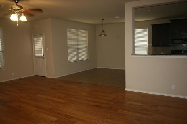 Building Photo - 27035 Oleander Chase