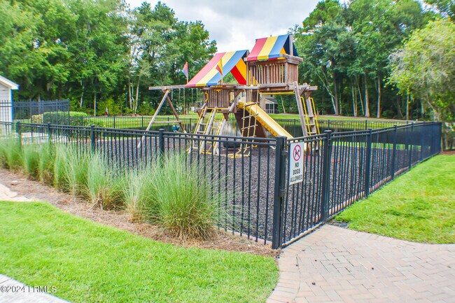 Building Photo - 43 Blue Haw Ct