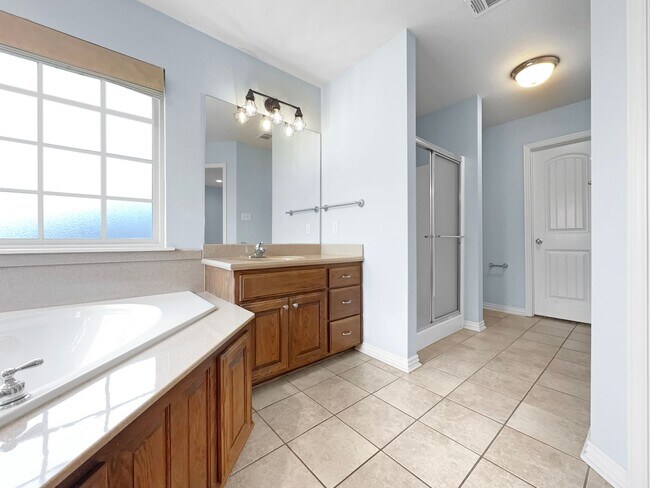 Building Photo - 2060 Kalei Ln