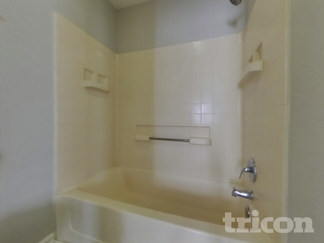 Building Photo - 522 Harmony Dr