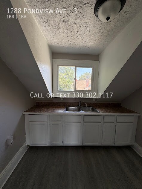 Building Photo - 1288 Pondview Ave