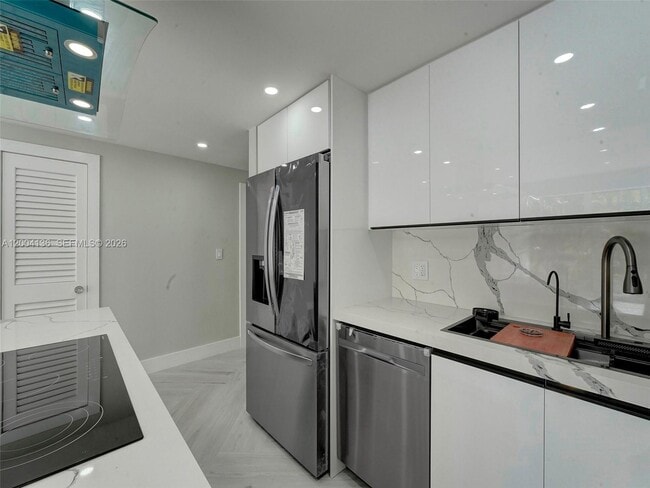 Building Photo - 3744 NE 167th St