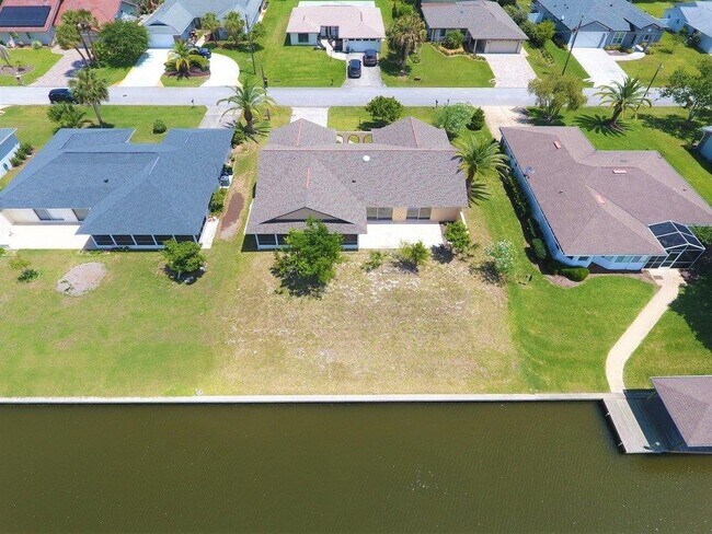 Building Photo - 10 Coral Reef Ct S