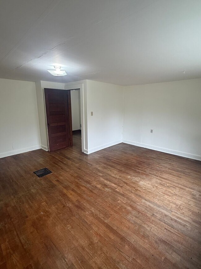 Building Photo - oliv3574