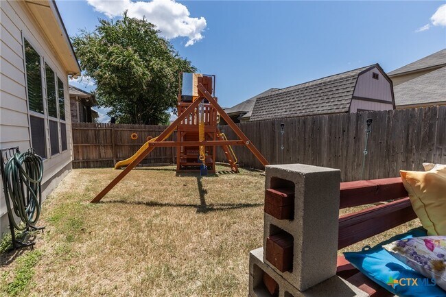 Building Photo - 1722 Village Springs