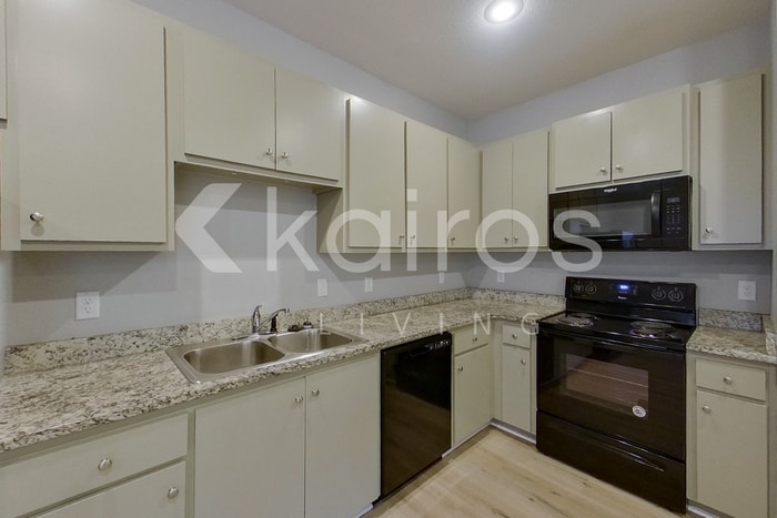 Building Photo - 10114 W 20th St