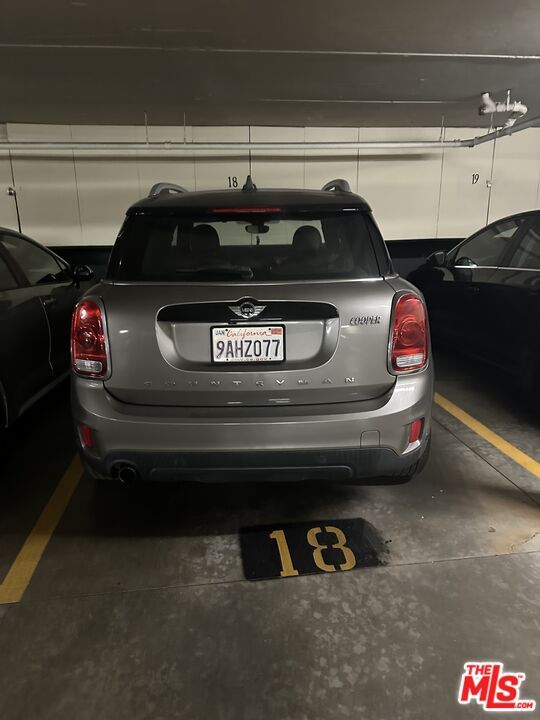 Building Photo - 1230 N Sweetzer Ave