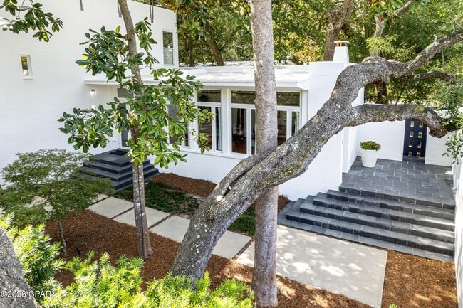 Building Photo - 2979 S County Hwy 395