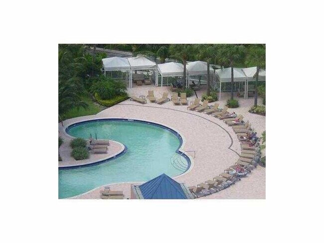 Building Photo - 3340 NE 190th St