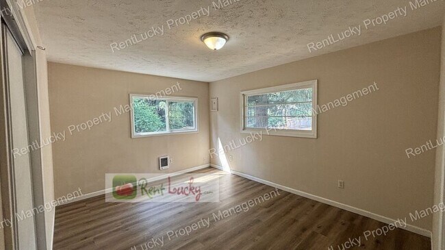 Building Photo - 14624 161st Ave SE