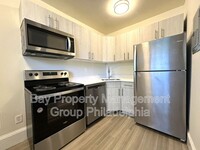 Building Photo - 2809 W Queen Ln