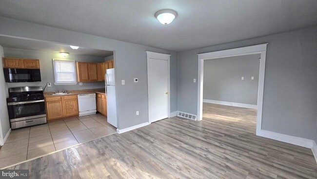 Building Photo - 2105 Hunter St