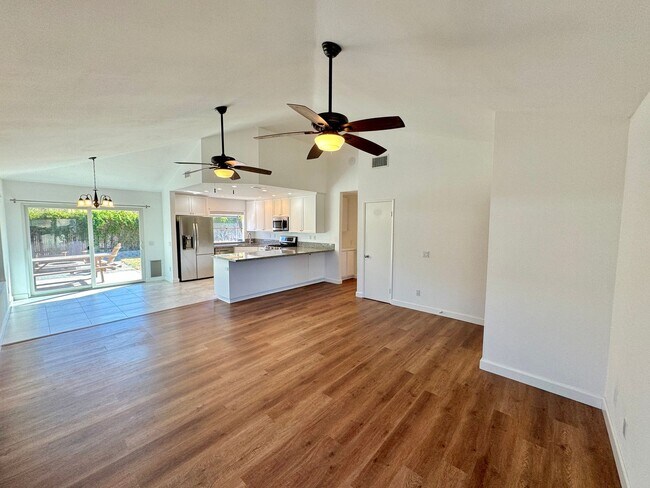 Building Photo - Great 3B/2BA House in San Marcos!