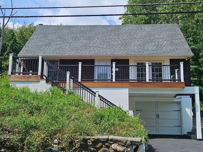 Primary Photo - 205 Catlin Rd