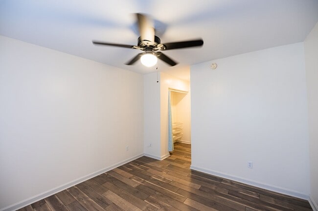 Building Photo - Beautifully updated 2-bedroom 2-bathroom townhome in NW Greensboro.