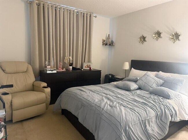 Building Photo - 7420 NW 18th St