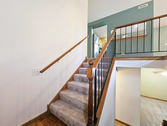 Building Photo - 2434 Red Bud Ct