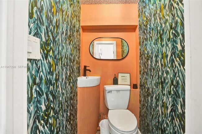 Building Photo - 9181 Byron Ave