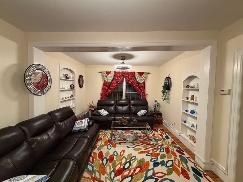 Building Photo - 3264 Middletown Rd