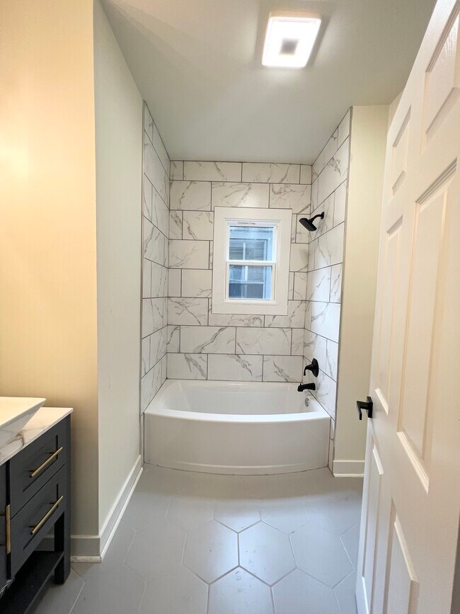 Building Photo - 1512 N 19th St