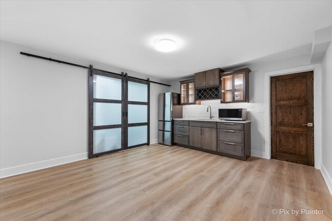 Building Photo - 3401 Greenwood Ln